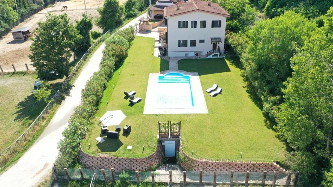 Country House Western Club Sant'Omero Exterior photo