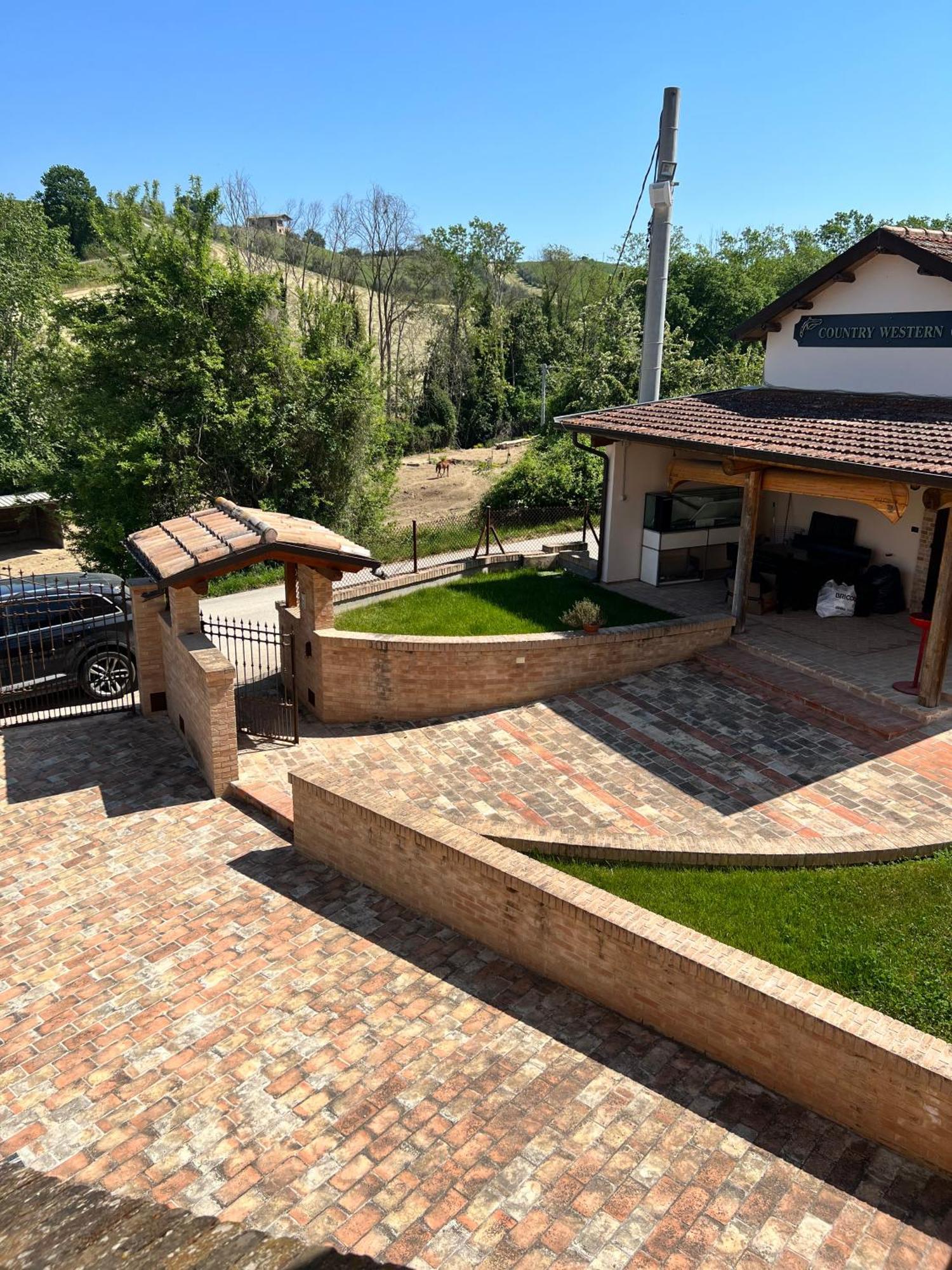 Country House Western Club Sant'Omero Exterior photo